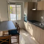 La Petite De *