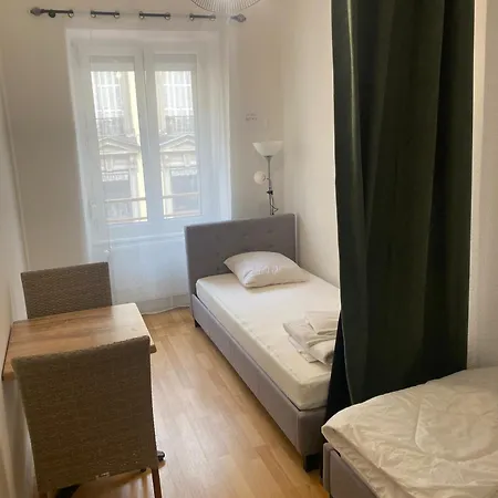 여관 La Petite De *