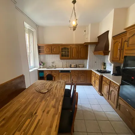 여관 La Petite De *