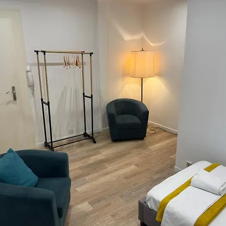 Kro La Petite De *