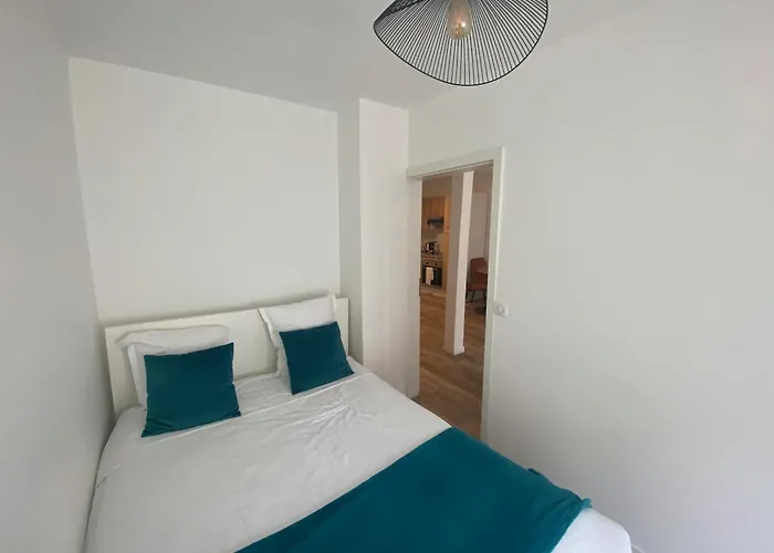 Herberg La Petite De *