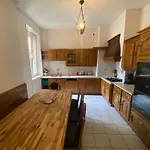 بيت ريفي La Petite De *